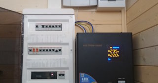 Установка и подключение стабилизаторов напряжения от 567 руб в Междуреченске - ЭлектроМжд